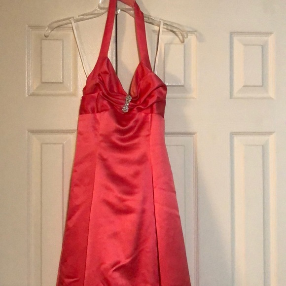 Beautiful Dress - Picture 2 of 2